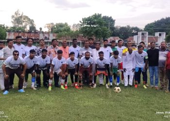 মাদারগঞ্জে আরাফাত রহমান কোকো স্মৃতি ফুটবল টুর্নামেন্টের দ্বিতীয় সেমিফাইনাল অনুষ্ঠিত।