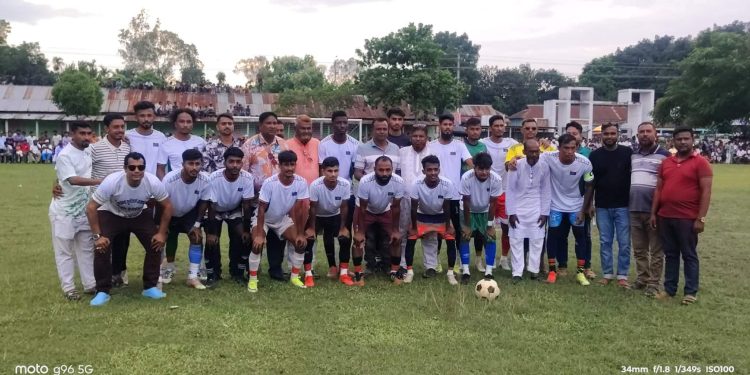 মাদারগঞ্জে আরাফাত রহমান কোকো স্মৃতি ফুটবল টুর্নামেন্টের দ্বিতীয় সেমিফাইনাল অনুষ্ঠিত।