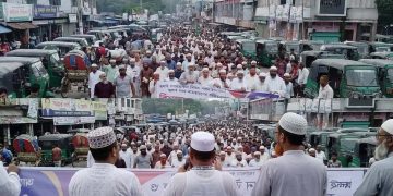 জুলাই সনদ বাস্তবায়নের দাবিতে বেড়ায় ১১ দলীয় ঐক্যজোটের গণমিছিল।