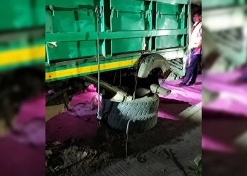 বগুড়ার শেরপুরে জ্যাক খুলে ট্রাকের নিচে চাপা পড়ে নিহত ৩