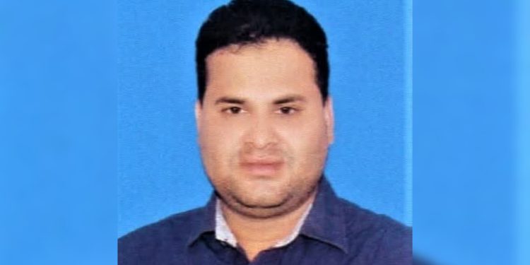 টাঙ্গাইলে প্রকাশ্যে সাবেক ইউপি সদস্যকে কু*পি*য়ে হ*ত্যা।
