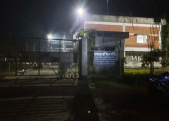 মাদারগঞ্জে বিদ্যুতের খুঁটিতে কাজ করতে গিয়ে বিদ্যুৎস্পৃষ্ট, ইলেকট্রিশিয়ান গুরুতর আহত।