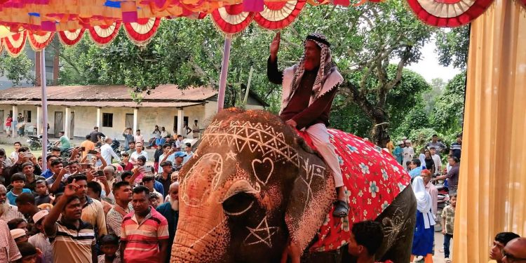 রাজকীয় সংবর্ধনায় সিক্ত  জামথল টেকনিক্যাল এন্ড বিএমটি কলেজের অধ্যক্ষ রফিকুল ইসলাম।