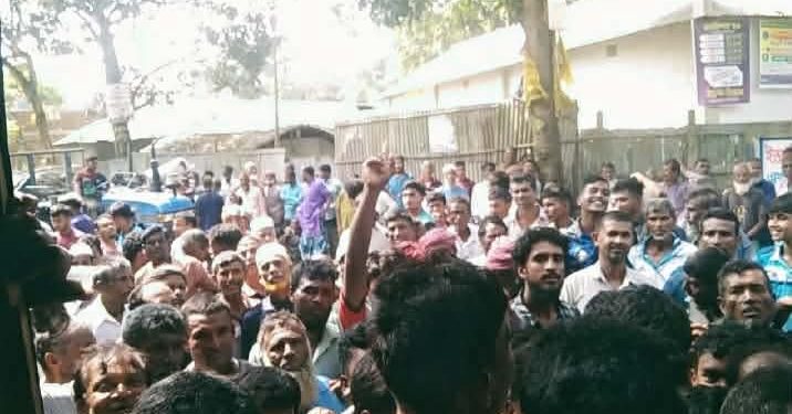 রৌমারীতে সার সংগ্রহকে কেন্দ্র করে কৃষকদের মধ্যে উত্তেজনা সৃষ্টি।