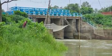 টাঙ্গাইল শহরের মরণ ফাঁদ যুগনির স্লুইস গেট।