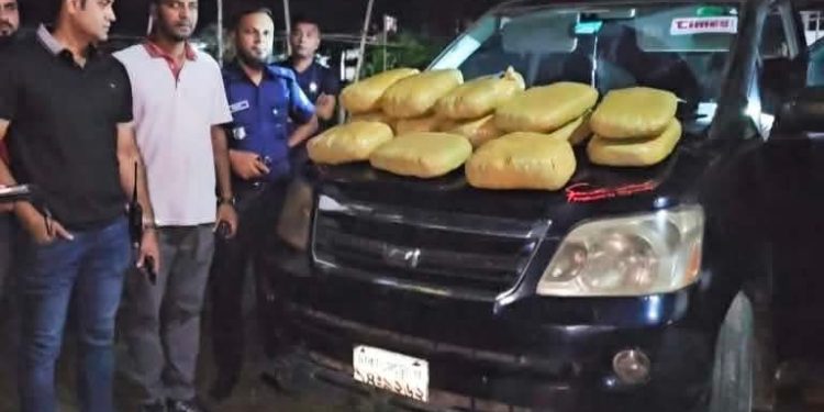 টাঙ্গাইলে ৩১ কেজি গাঁজাসহ মাইক্রোবাস আটক করেছে জেলা ট্রাফিক পুলিশ।