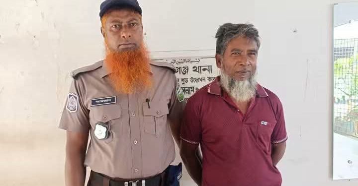 জামালপুরের মাদারগঞ্জে ৫শ টাকা বাজিঁতে জীবন্ত পাখি ছিঁড়ে খাওয়ায় অটোচালক গ্রেপ্তার।