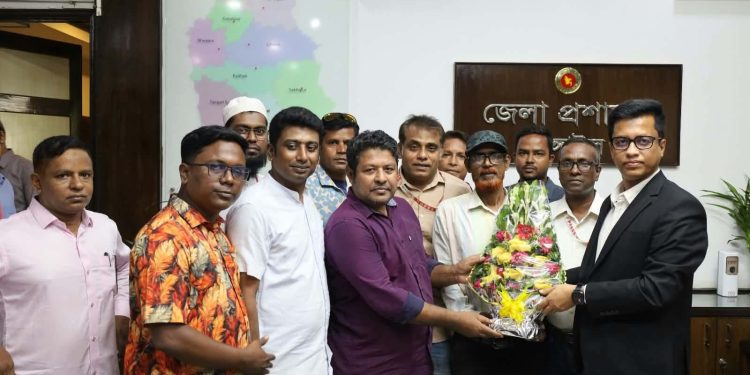 নবাগত জেলা প্রশাসককে আরজেএফ টাঙ্গাইল জেলা কমিটির ফুলেল শুভেচ্ছা।